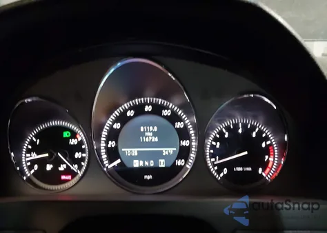 2011 Mercedes-Benz C 300 Luxury 4Matic/Sport 4Matic z USA, uszkodzony, nr VIN WDDGF8BB6BR171110